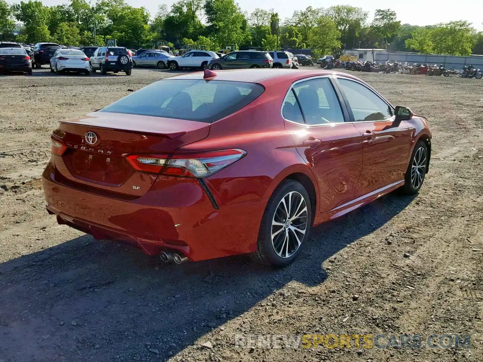 4 Photograph of a damaged car 4T1B11HK8KU172642 TOYOTA CAMRY 2019