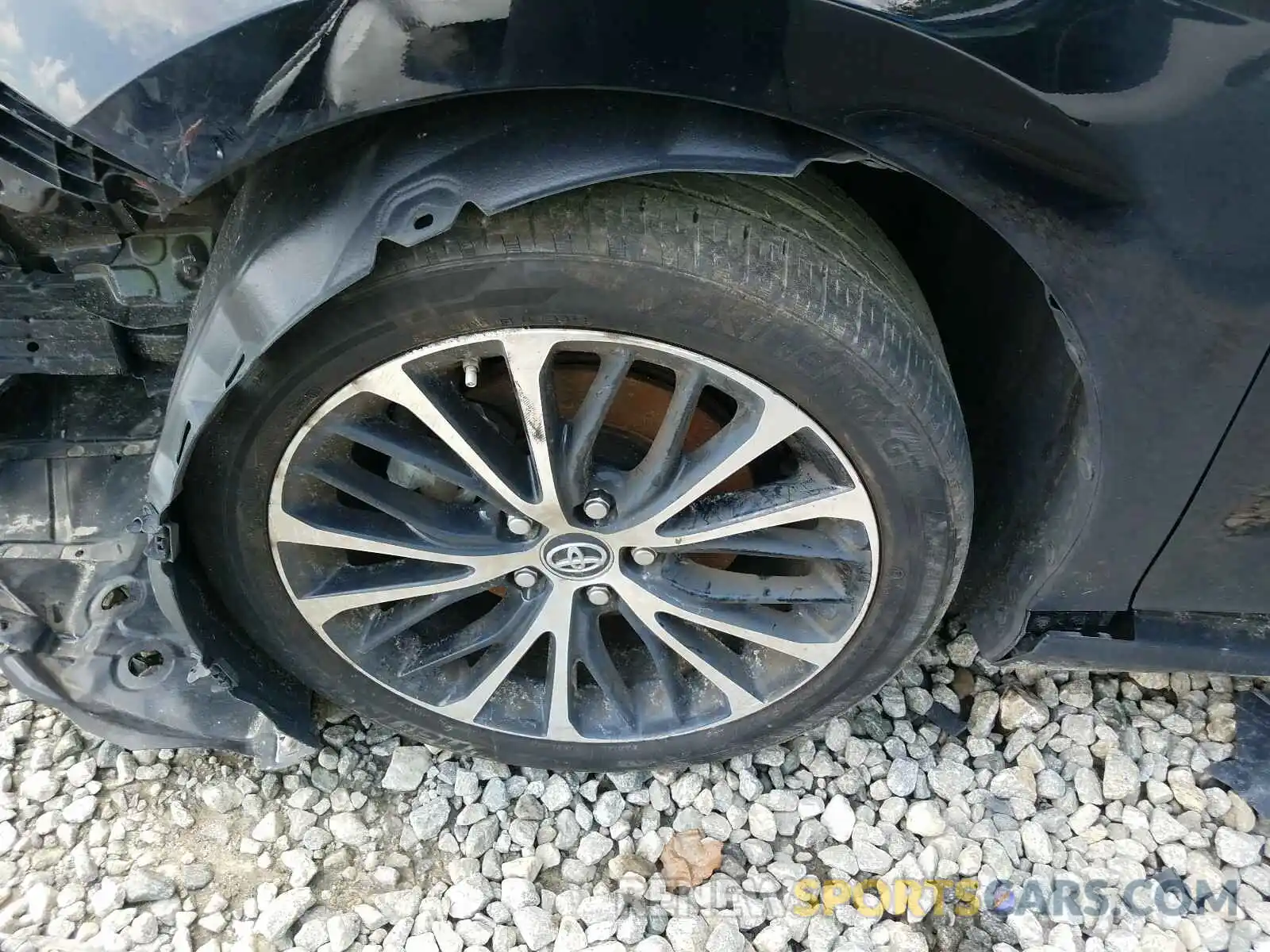 9 Photograph of a damaged car 4T1B11HK8KU173323 TOYOTA CAMRY 2019