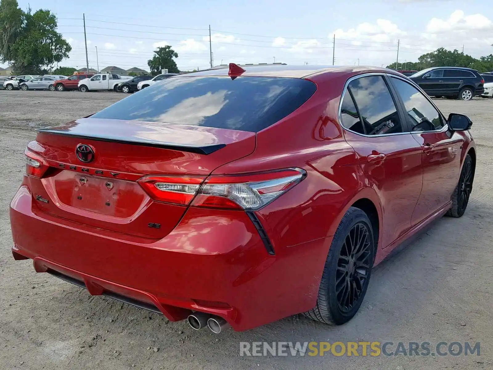 4 Photograph of a damaged car 4T1B11HK8KU173595 TOYOTA CAMRY 2019