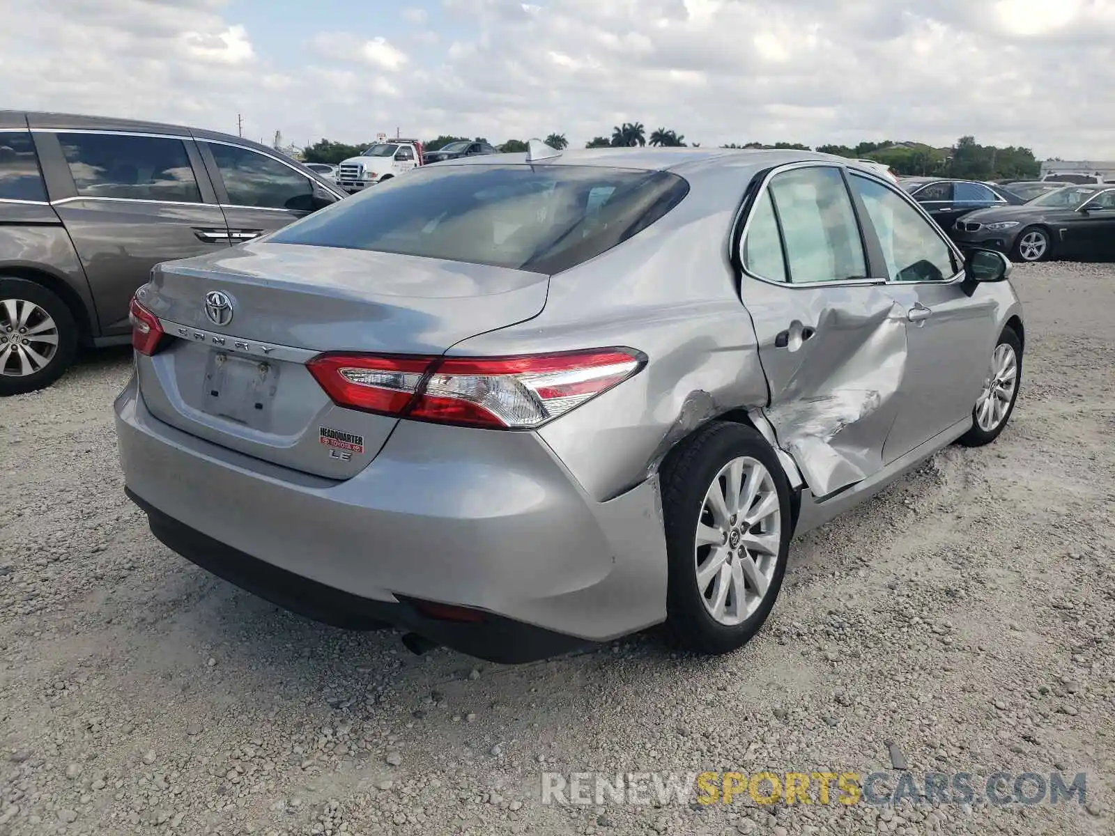 4 Photograph of a damaged car 4T1B11HK8KU173838 TOYOTA CAMRY 2019