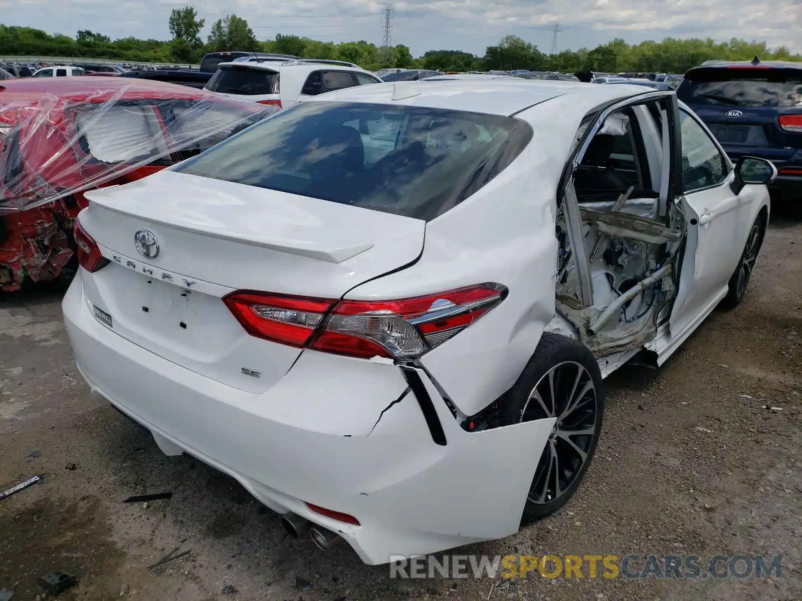 4 Photograph of a damaged car 4T1B11HK8KU174889 TOYOTA CAMRY 2019