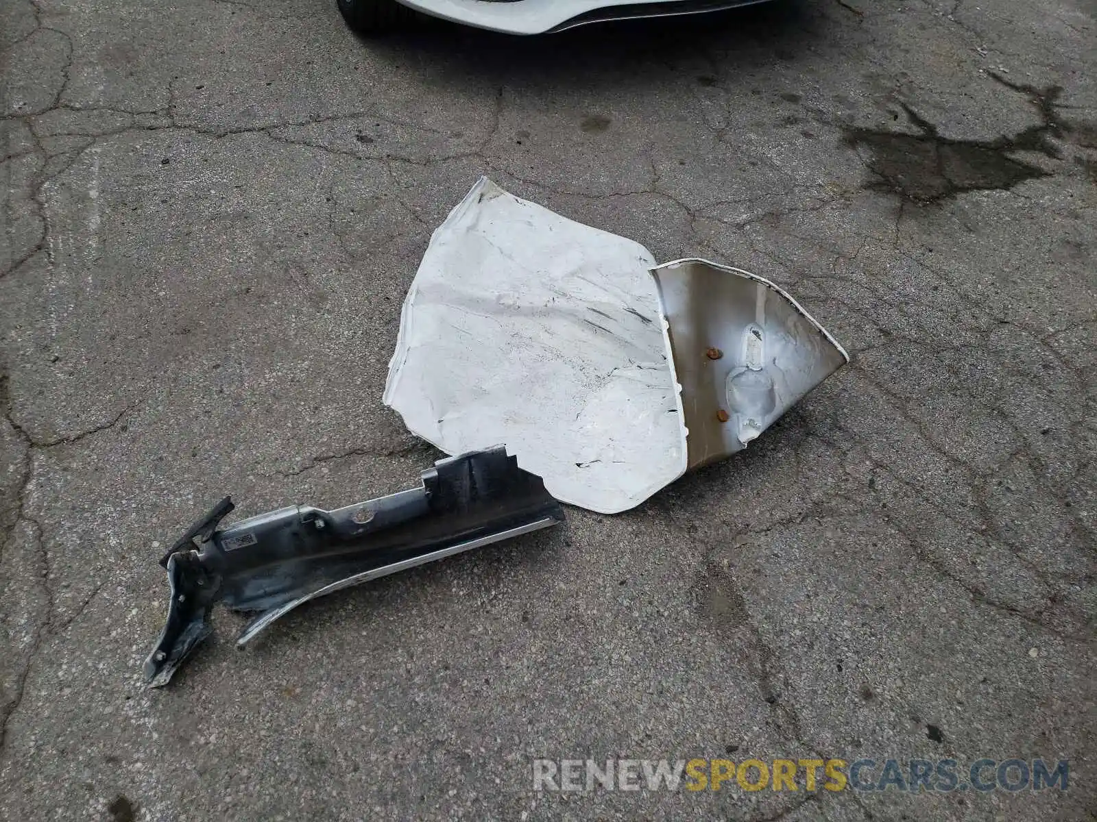 9 Photograph of a damaged car 4T1B11HK8KU174889 TOYOTA CAMRY 2019