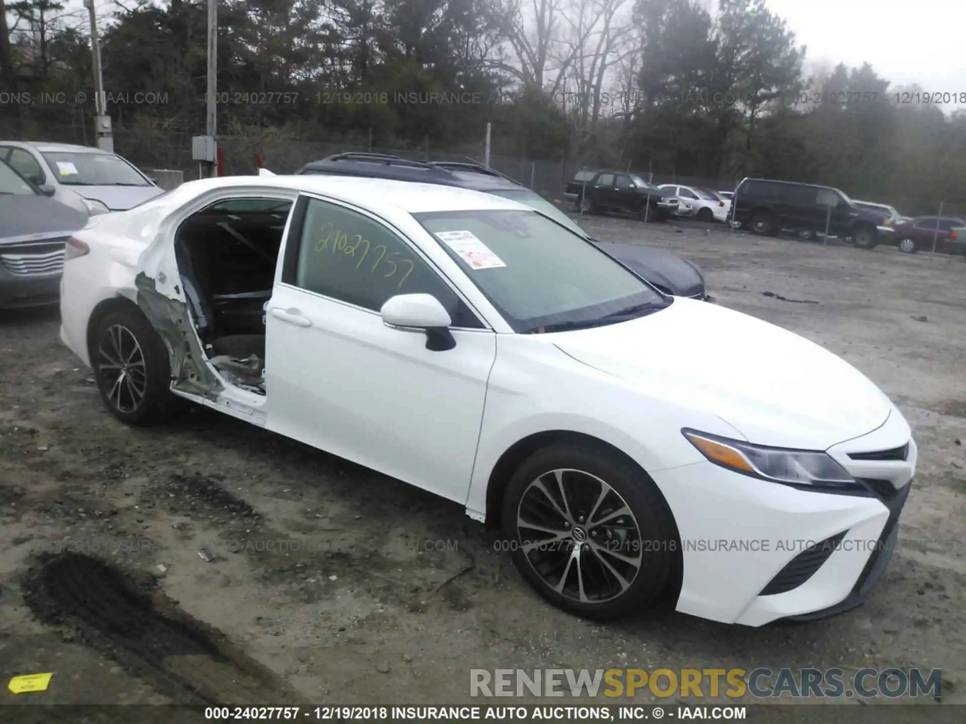 1 Photograph of a damaged car 4T1B11HK8KU175105 TOYOTA CAMRY 2019