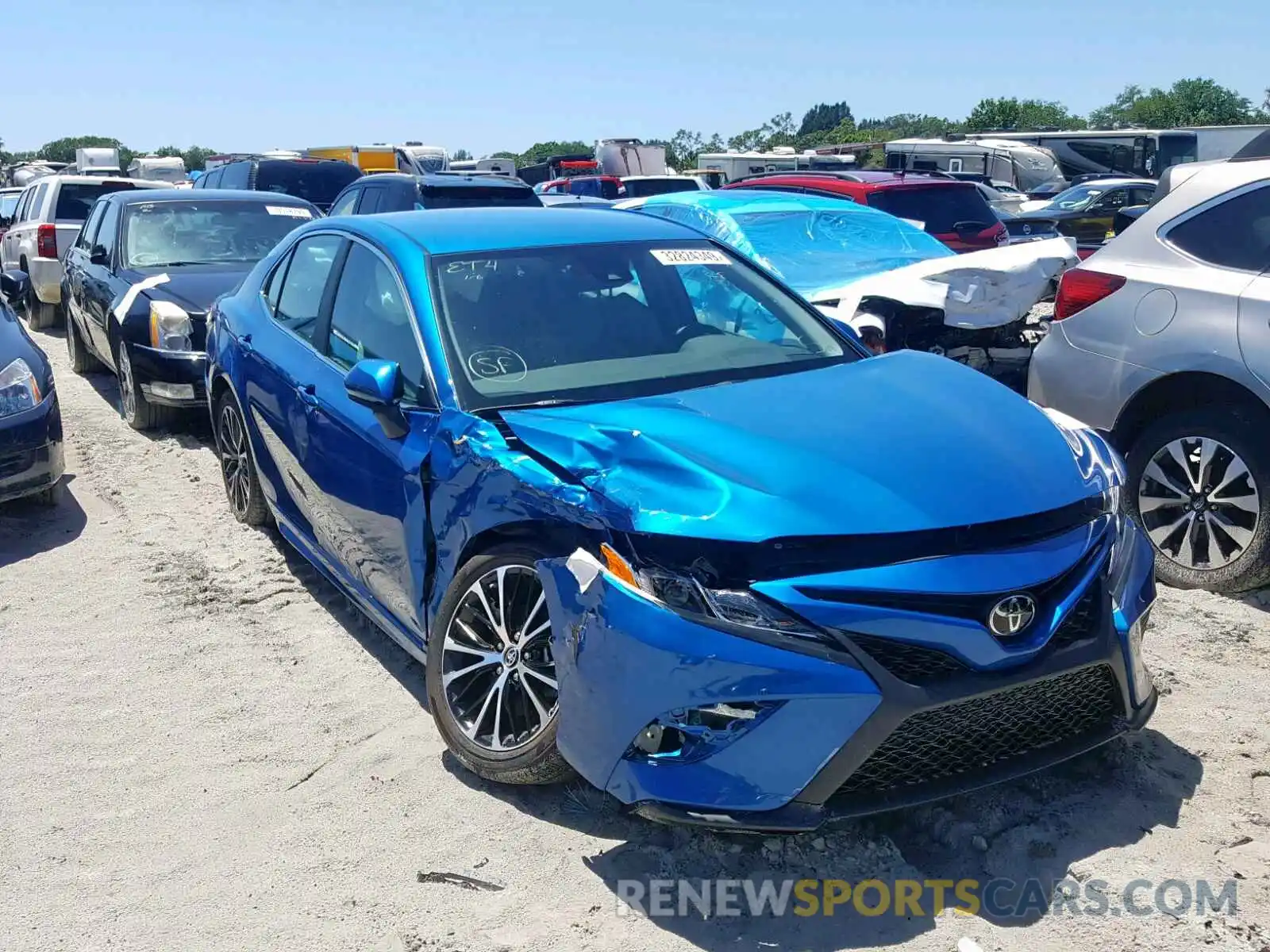 1 Photograph of a damaged car 4T1B11HK8KU175282 TOYOTA CAMRY 2019