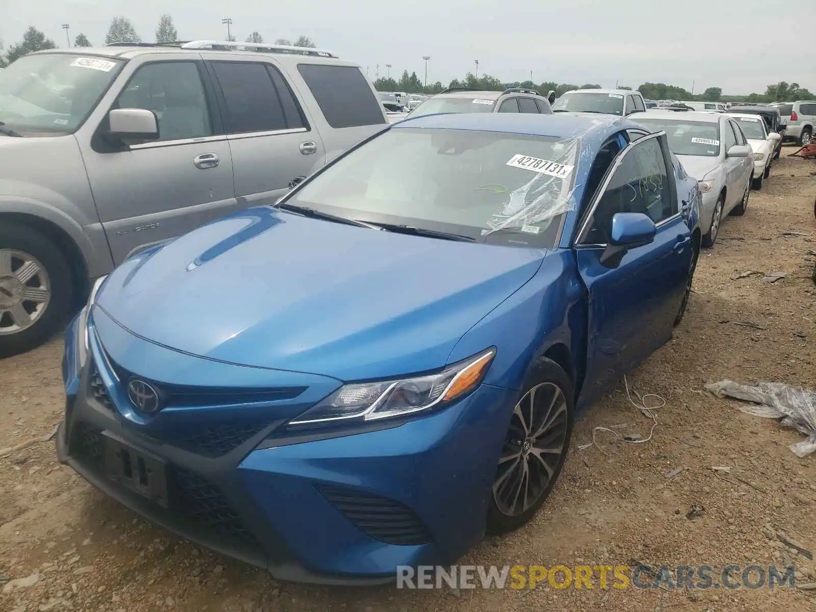 2 Photograph of a damaged car 4T1B11HK8KU175766 TOYOTA CAMRY 2019