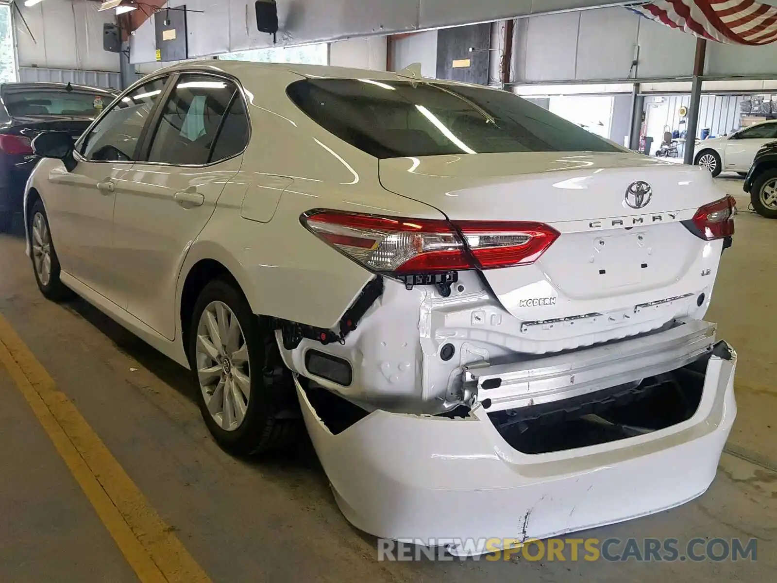 3 Фотография поврежденного автомобиля 4T1B11HK8KU179218 TOYOTA CAMRY 2019