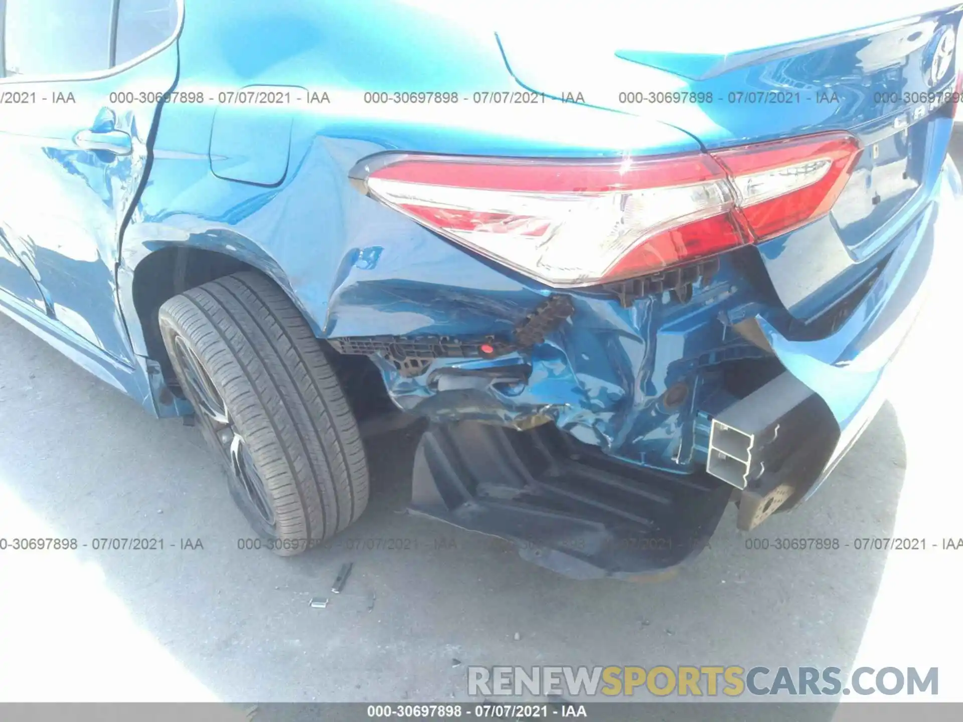 6 Photograph of a damaged car 4T1B11HK8KU182281 TOYOTA CAMRY 2019