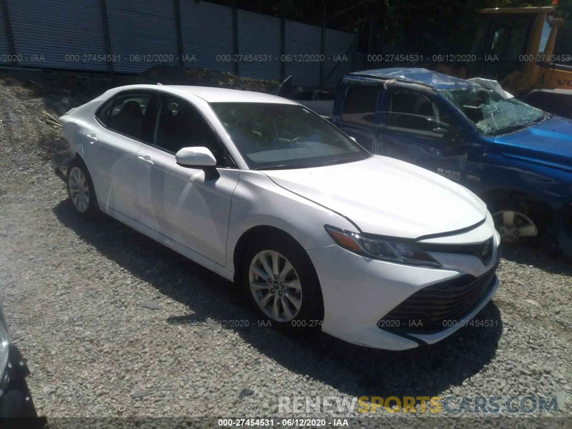 1 Photograph of a damaged car 4T1B11HK8KU183933 TOYOTA CAMRY 2019