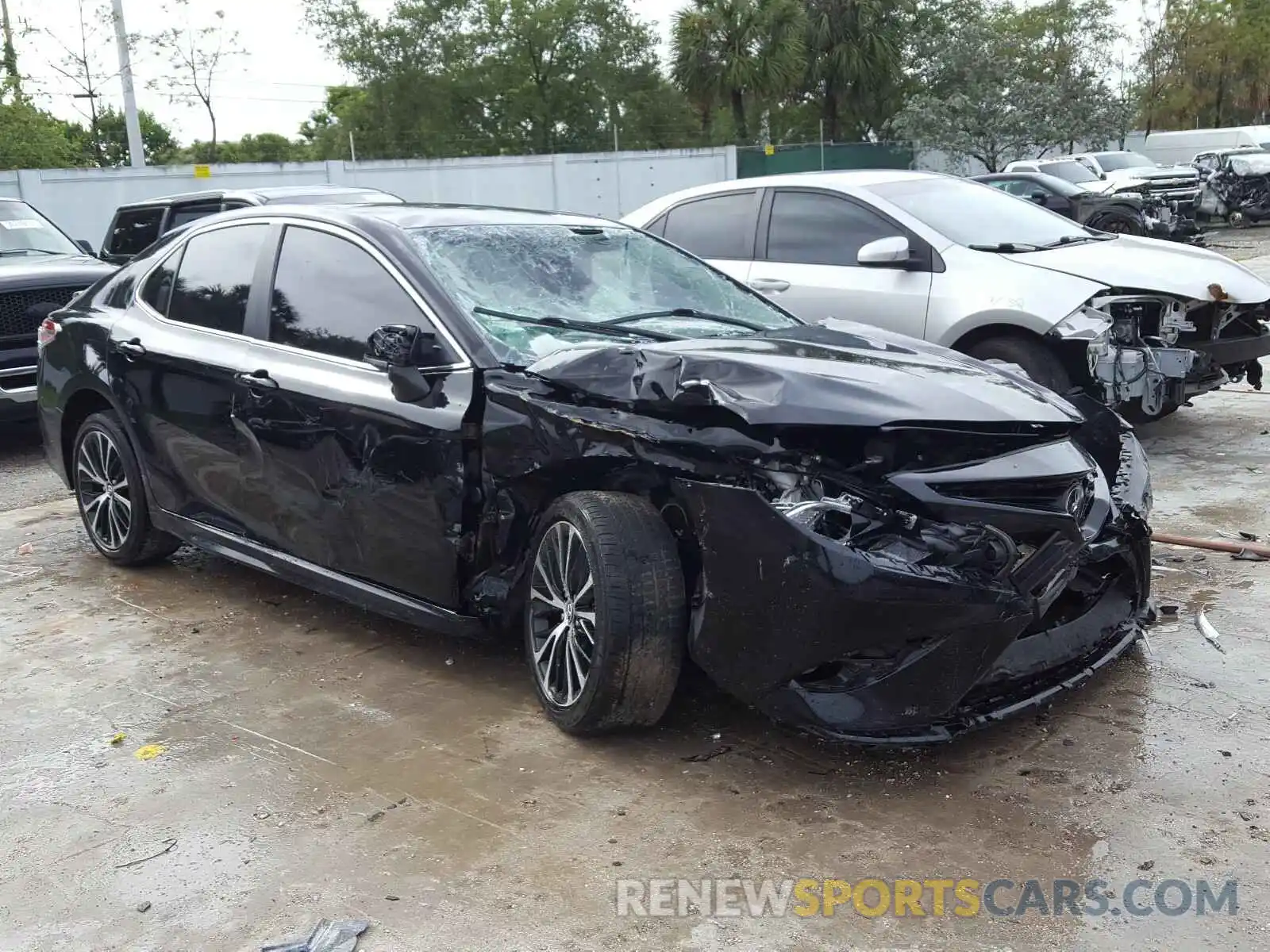 1 Photograph of a damaged car 4T1B11HK8KU184418 TOYOTA CAMRY 2019