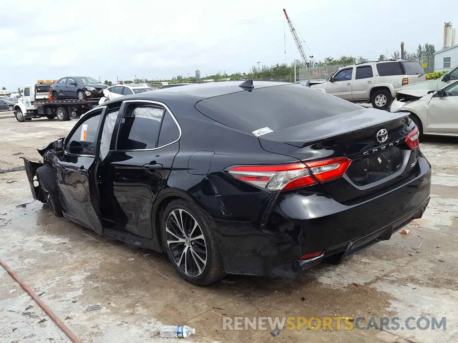 3 Фотография поврежденного автомобиля 4T1B11HK8KU184418 TOYOTA CAMRY 2019