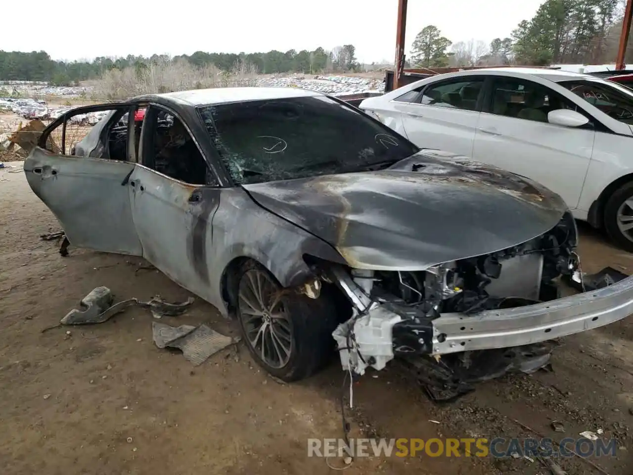 1 Photograph of a damaged car 4T1B11HK8KU187819 TOYOTA CAMRY 2019