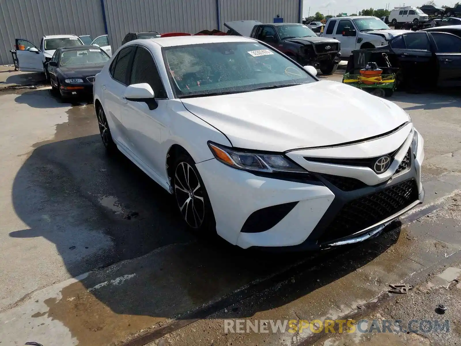 1 Photograph of a damaged car 4T1B11HK8KU189182 TOYOTA CAMRY 2019