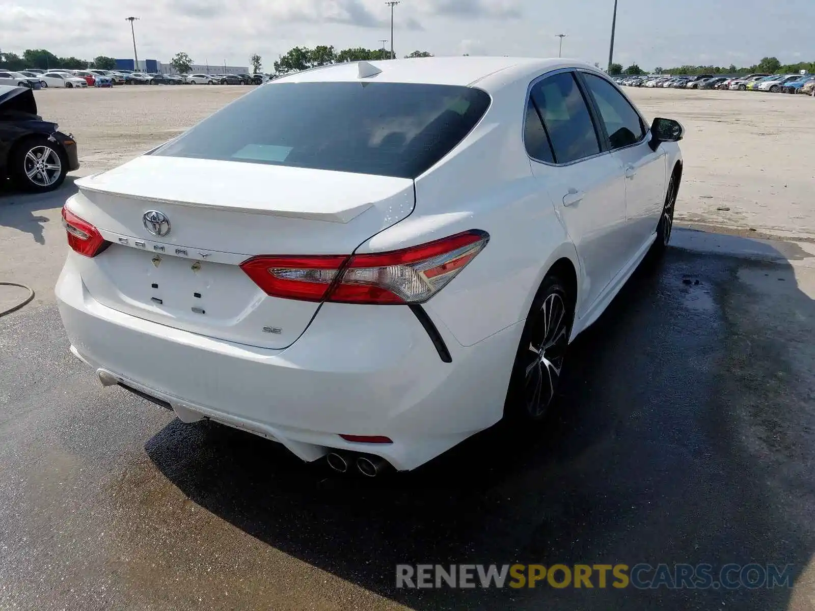 4 Photograph of a damaged car 4T1B11HK8KU189182 TOYOTA CAMRY 2019