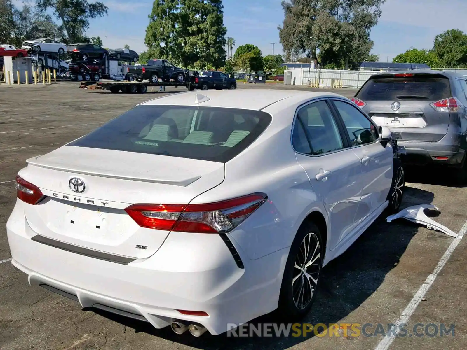 4 Photograph of a damaged car 4T1B11HK8KU190851 TOYOTA CAMRY 2019