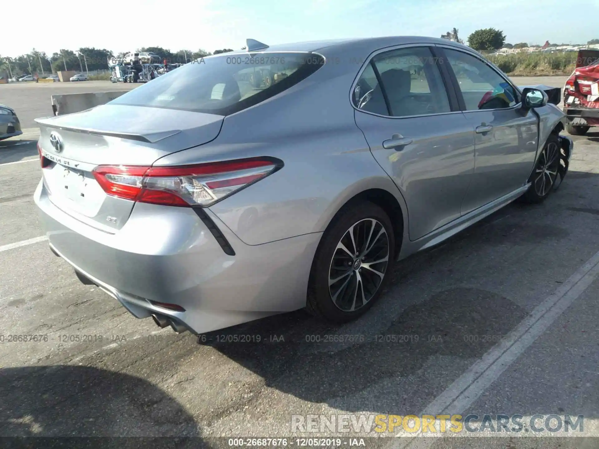 4 Photograph of a damaged car 4T1B11HK8KU191143 TOYOTA CAMRY 2019