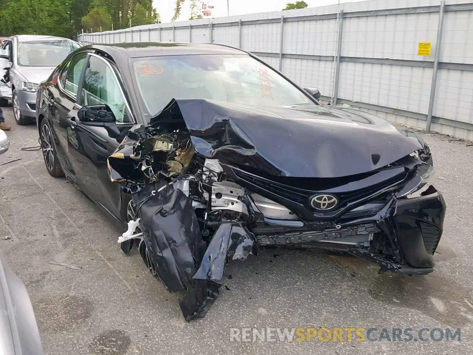 1 Фотография поврежденного автомобиля 4T1B11HK8KU195242 TOYOTA CAMRY 2019