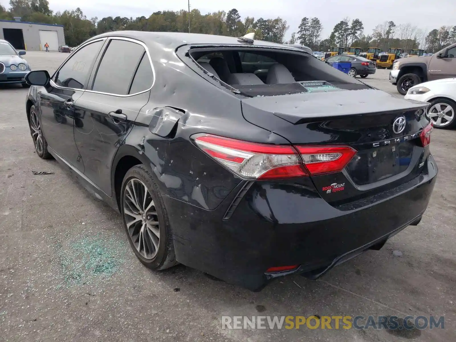 3 Photograph of a damaged car 4T1B11HK8KU198576 TOYOTA CAMRY 2019