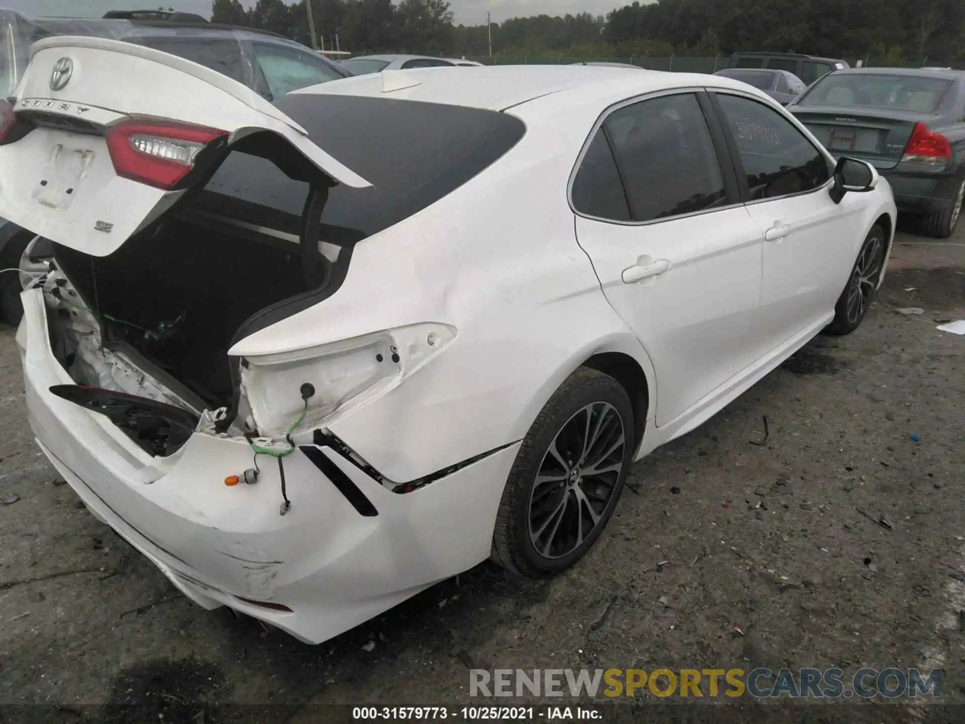 4 Photograph of a damaged car 4T1B11HK8KU200312 TOYOTA CAMRY 2019