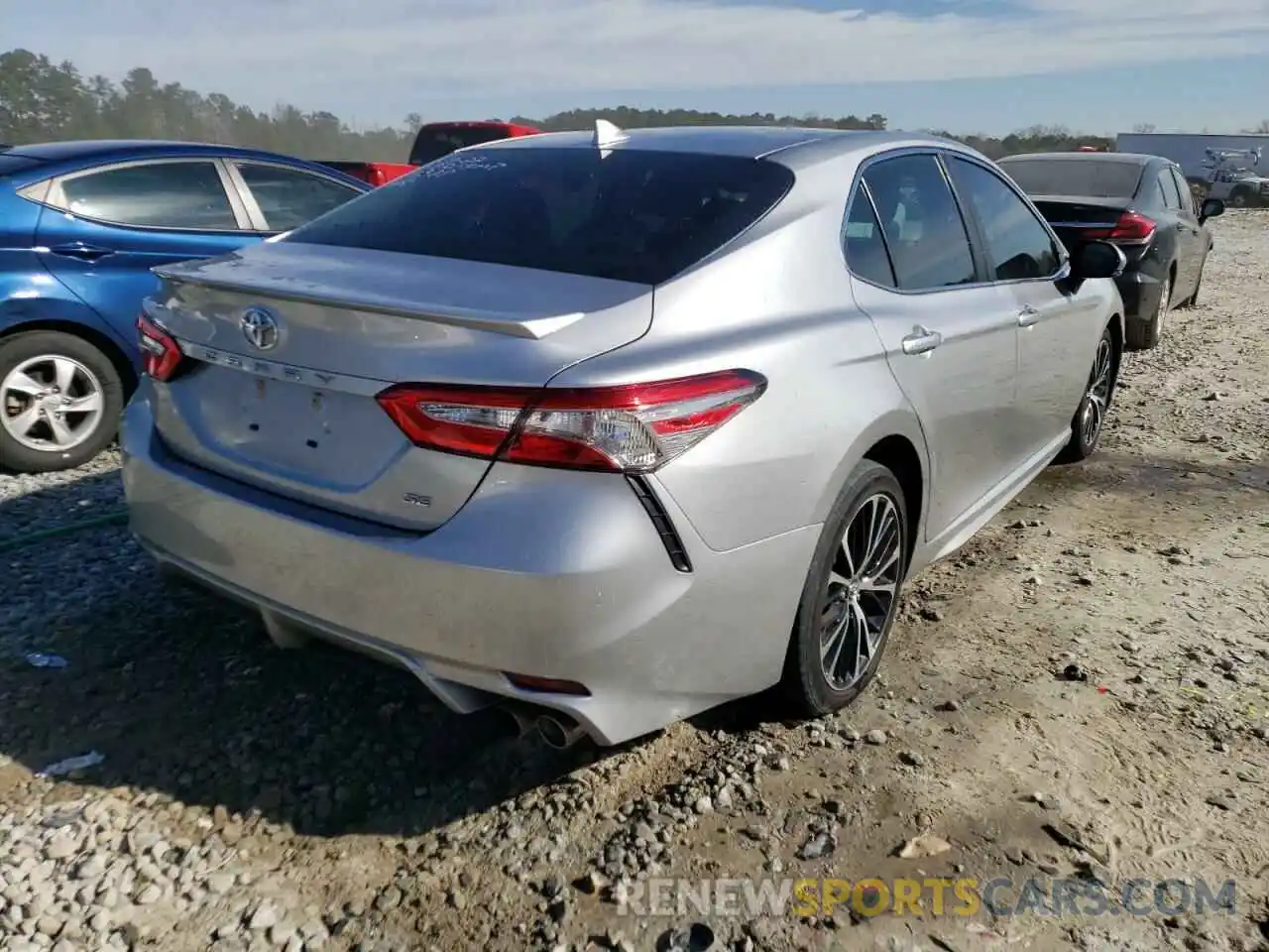 4 Photograph of a damaged car 4T1B11HK8KU200388 TOYOTA CAMRY 2019