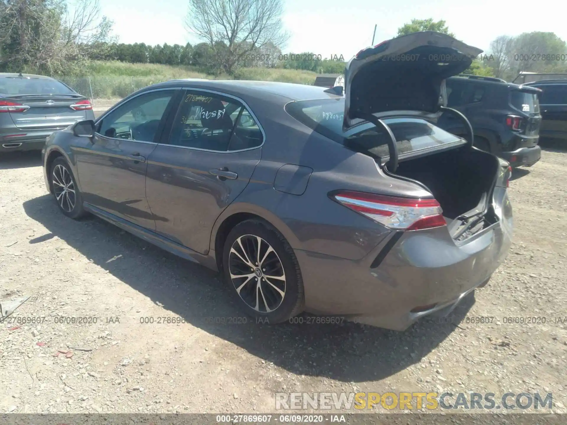 3 Photograph of a damaged car 4T1B11HK8KU200665 TOYOTA CAMRY 2019