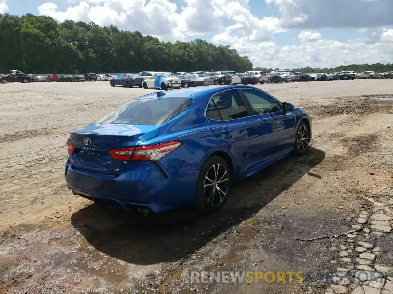 4 Photograph of a damaged car 4T1B11HK8KU201475 TOYOTA CAMRY 2019