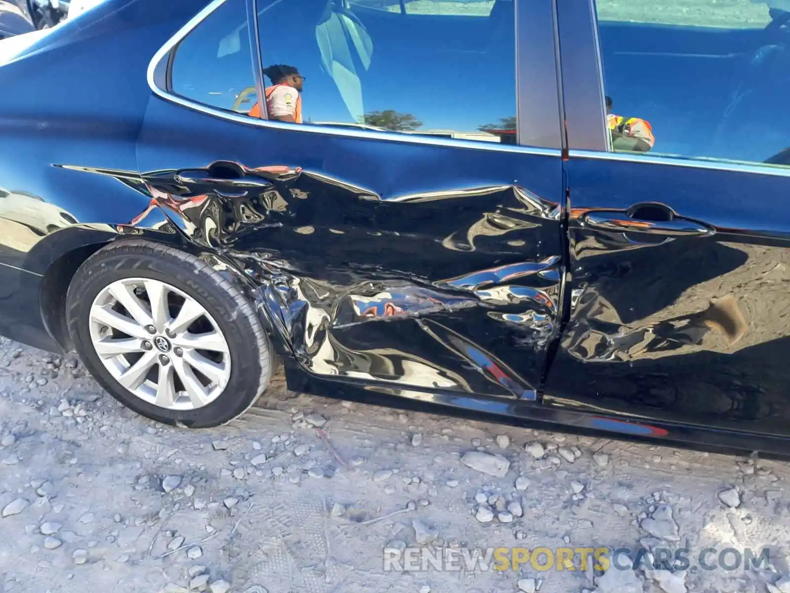 9 Photograph of a damaged car 4T1B11HK8KU203212 TOYOTA CAMRY 2019