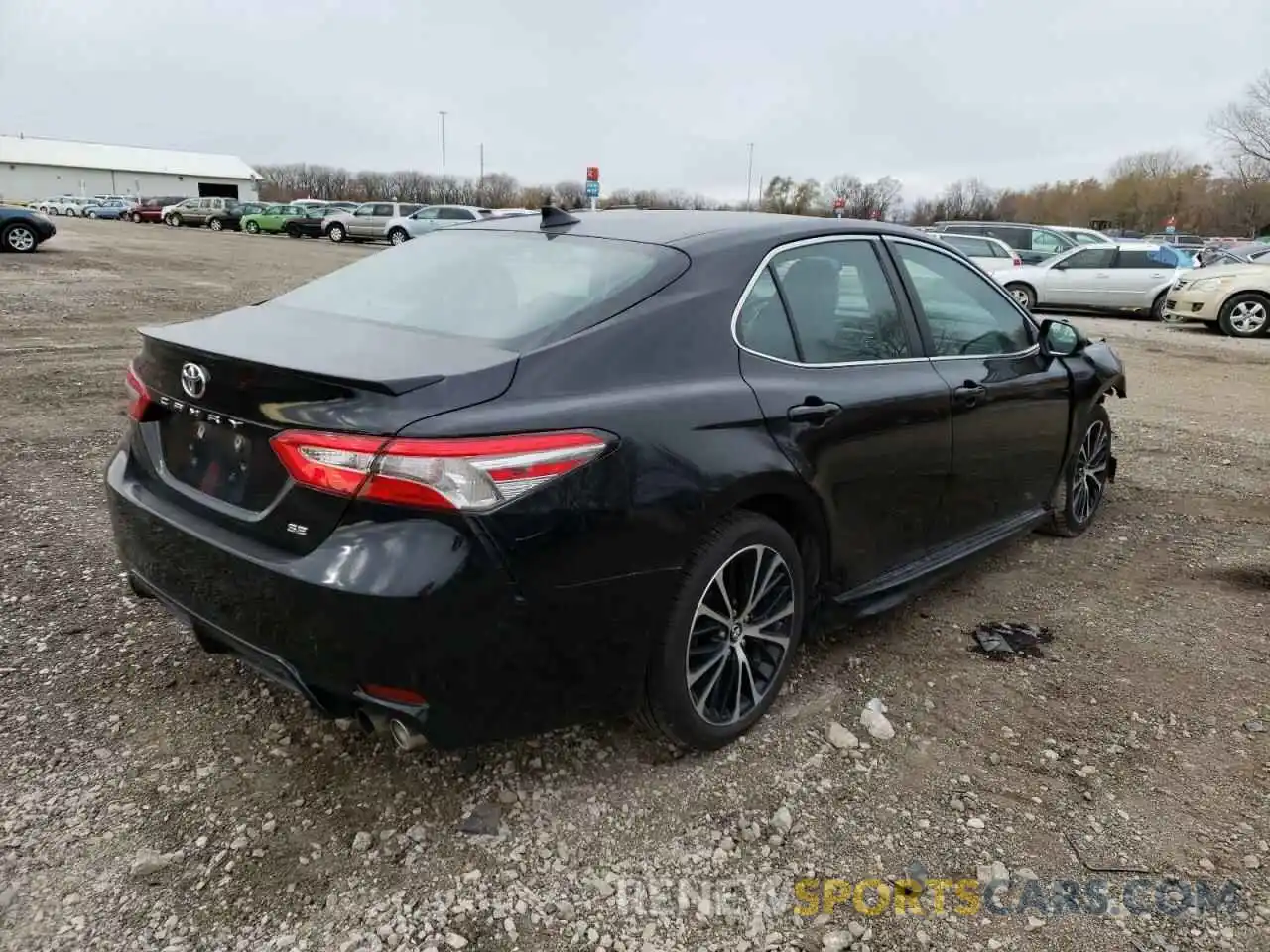 4 Photograph of a damaged car 4T1B11HK8KU205204 TOYOTA CAMRY 2019