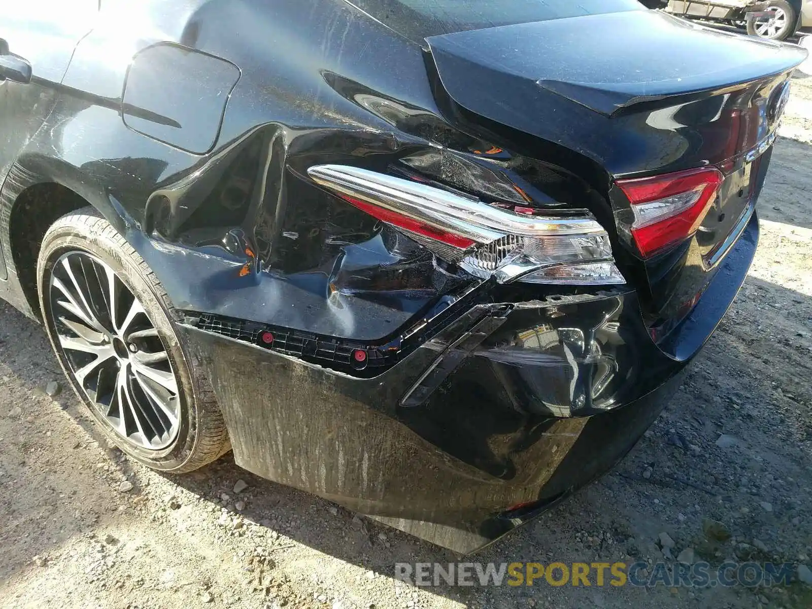 9 Photograph of a damaged car 4T1B11HK8KU206434 TOYOTA CAMRY 2019