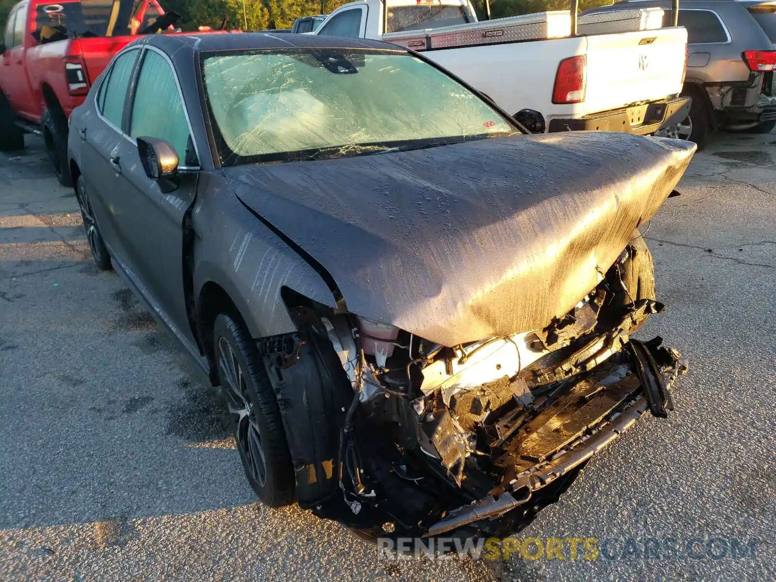 1 Photograph of a damaged car 4T1B11HK8KU206708 TOYOTA CAMRY 2019