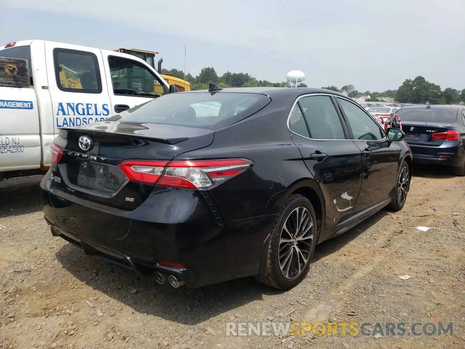 4 Photograph of a damaged car 4T1B11HK8KU207017 TOYOTA CAMRY 2019