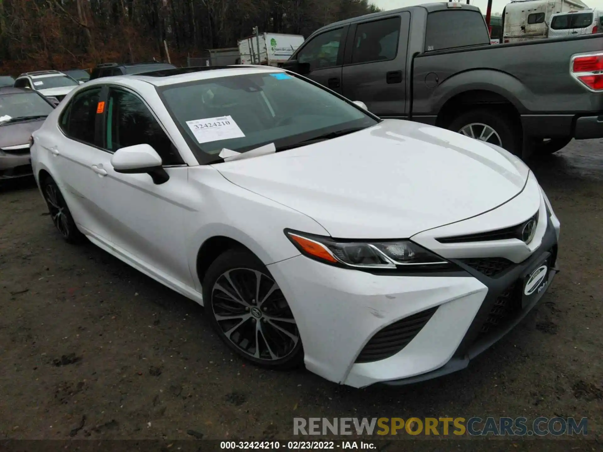 1 Photograph of a damaged car 4T1B11HK8KU208846 TOYOTA CAMRY 2019