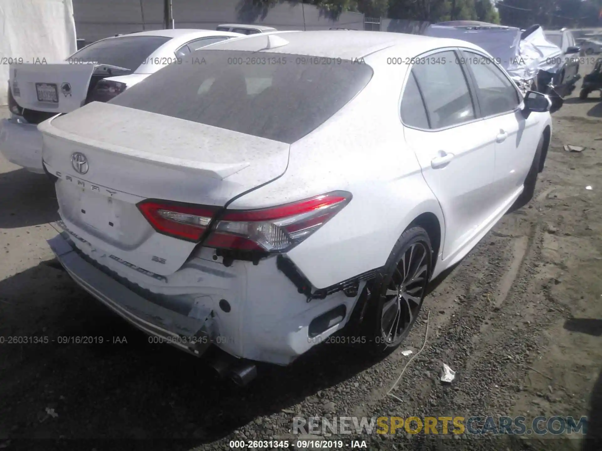 4 Photograph of a damaged car 4T1B11HK8KU209916 TOYOTA CAMRY 2019