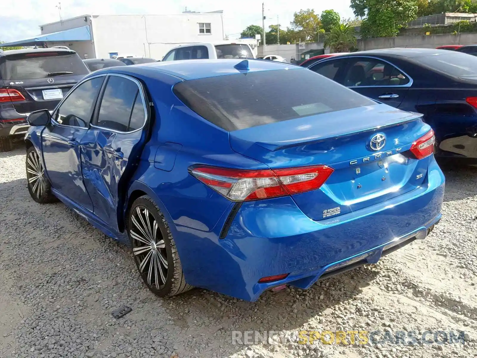 3 Photograph of a damaged car 4T1B11HK8KU210628 TOYOTA CAMRY 2019