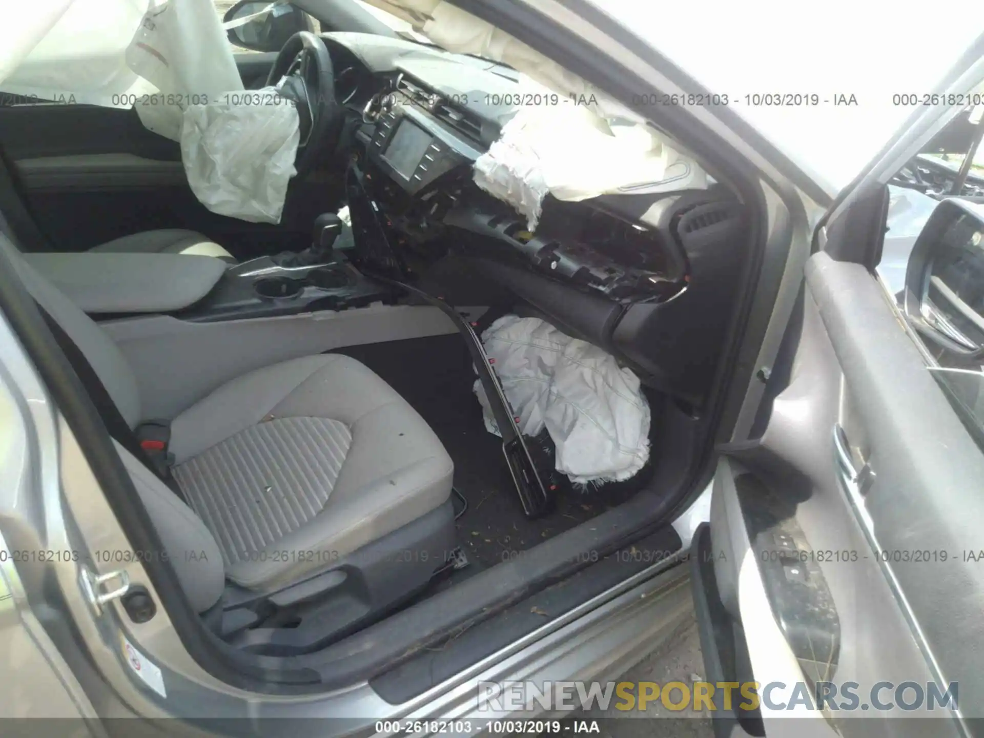 5 Photograph of a damaged car 4T1B11HK8KU211195 TOYOTA CAMRY 2019