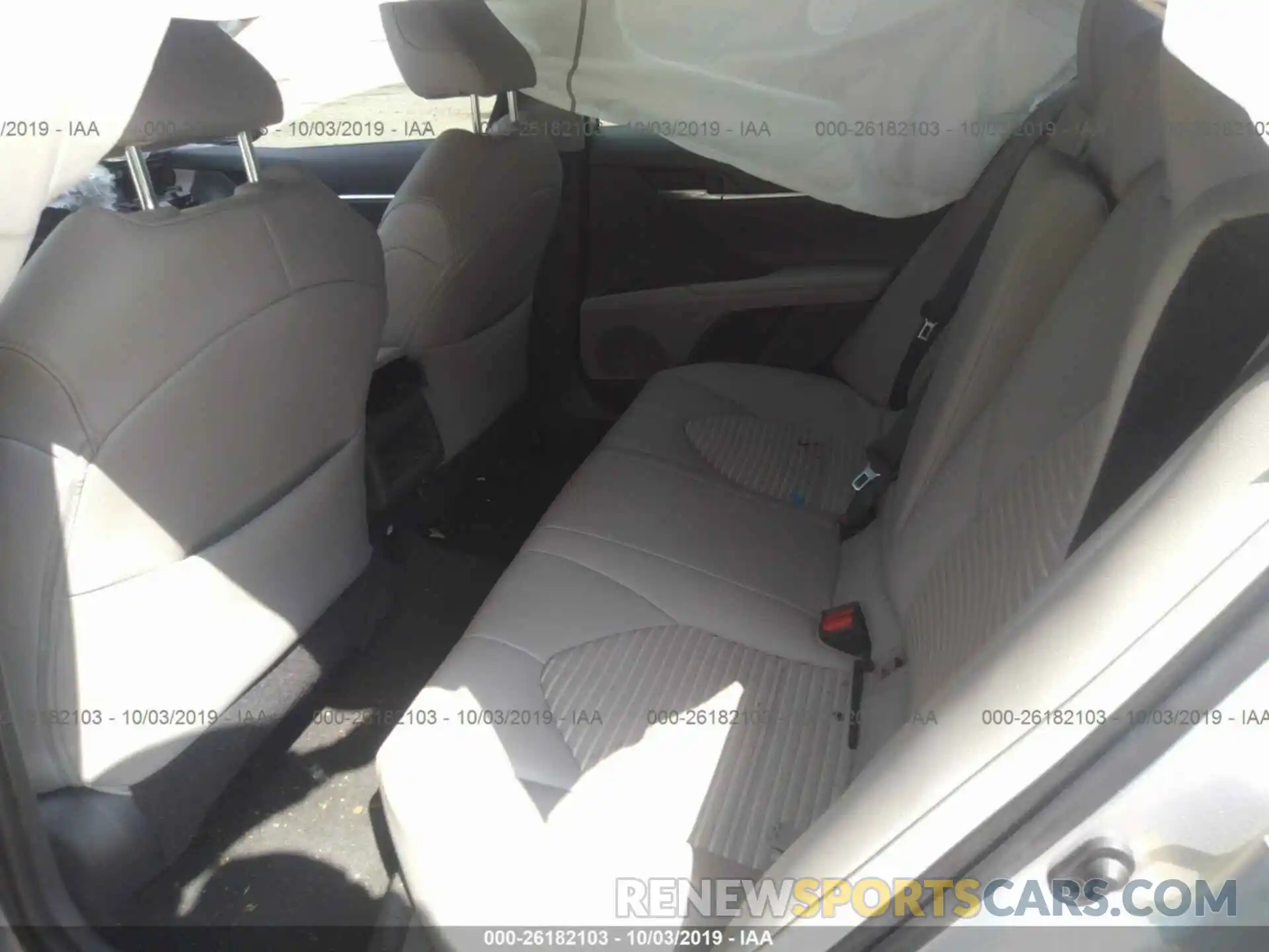 8 Фотография поврежденного автомобиля 4T1B11HK8KU211195 TOYOTA CAMRY 2019