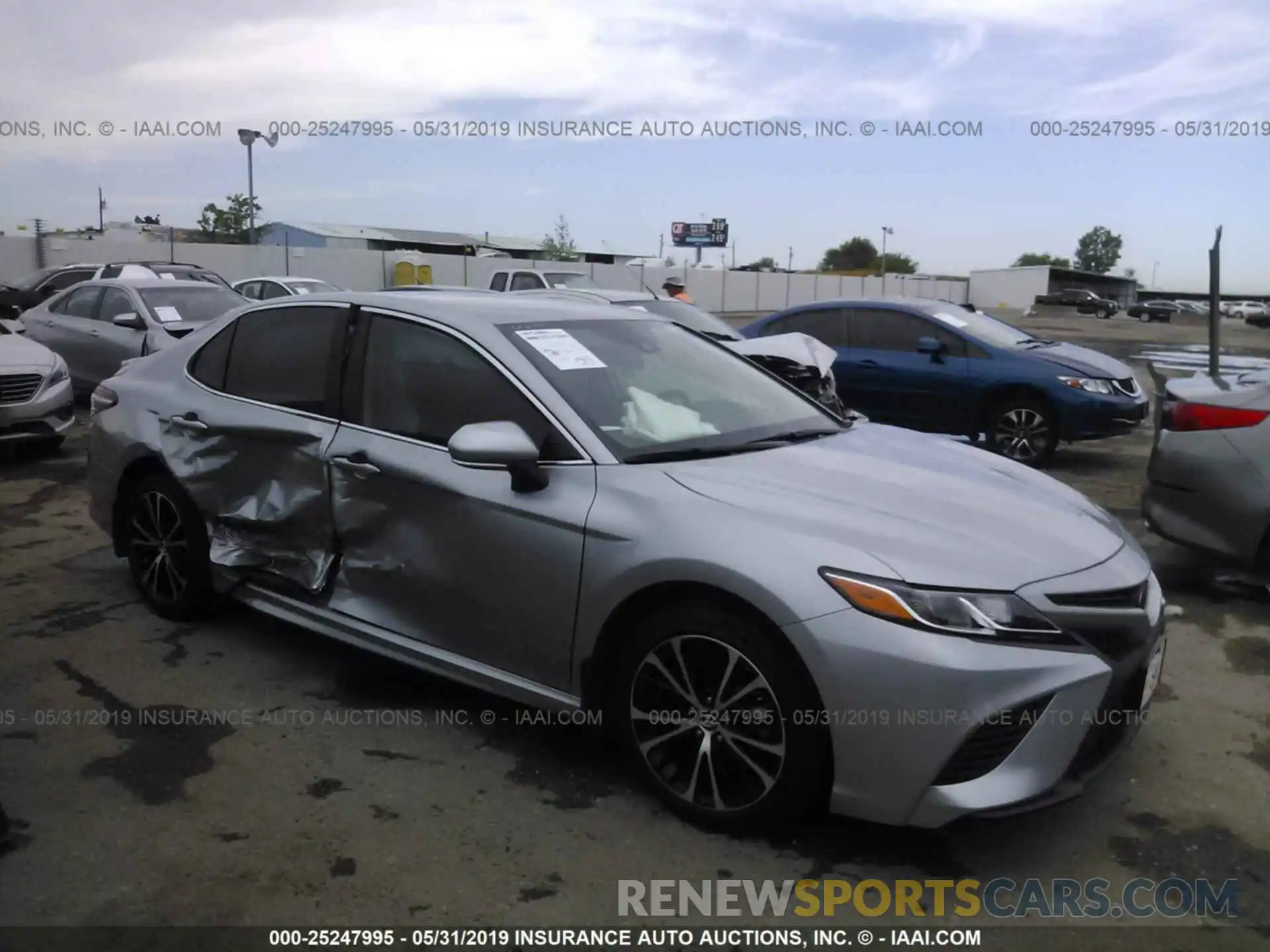 1 Photograph of a damaged car 4T1B11HK8KU211732 TOYOTA CAMRY 2019