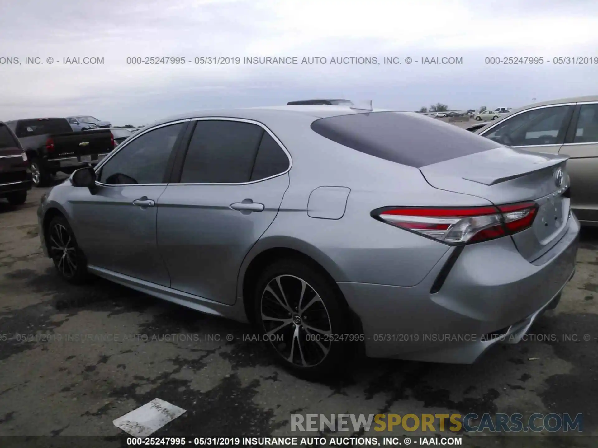 3 Photograph of a damaged car 4T1B11HK8KU211732 TOYOTA CAMRY 2019