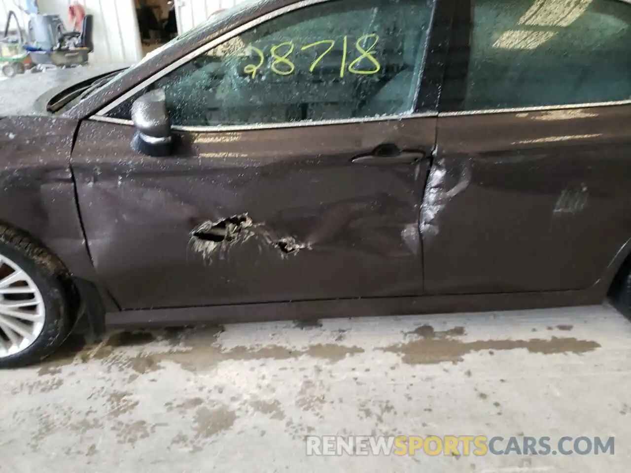 10 Photograph of a damaged car 4T1B11HK8KU212623 TOYOTA CAMRY 2019