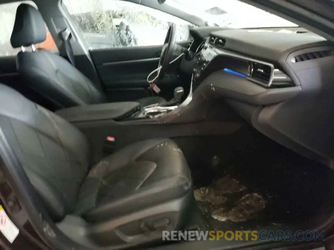 5 Photograph of a damaged car 4T1B11HK8KU212623 TOYOTA CAMRY 2019