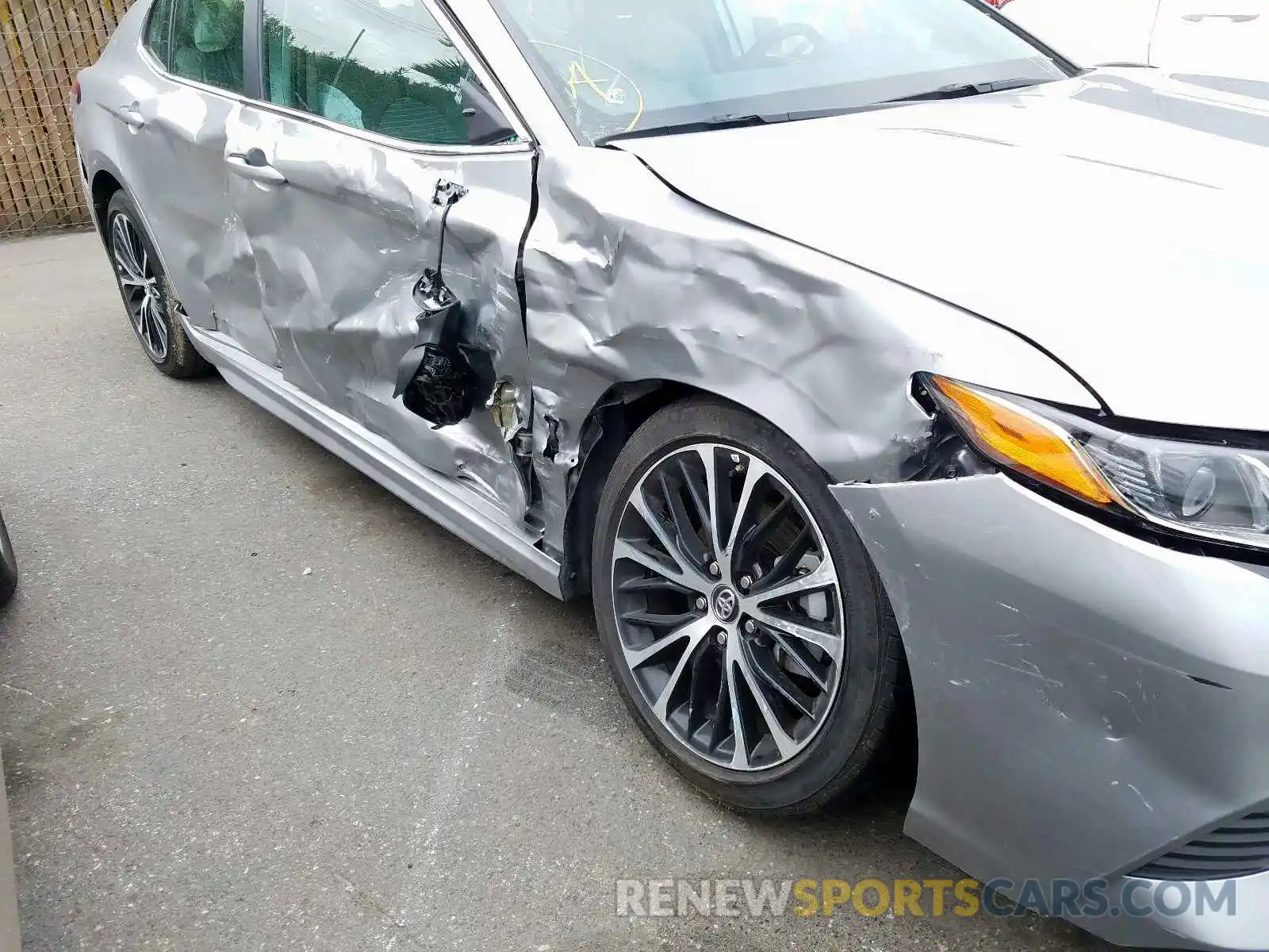 9 Photograph of a damaged car 4T1B11HK8KU214422 TOYOTA CAMRY 2019