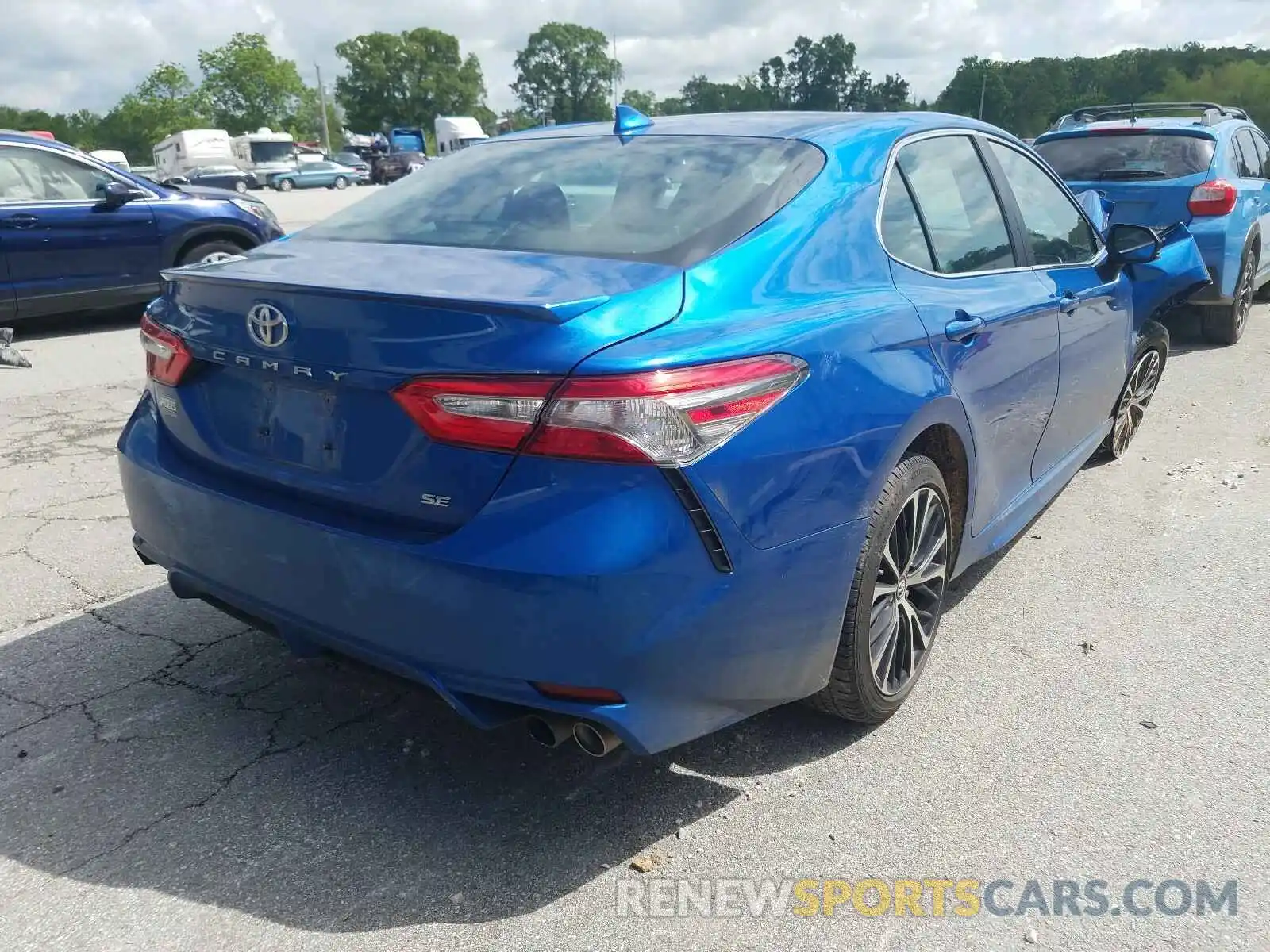 4 Photograph of a damaged car 4T1B11HK8KU214470 TOYOTA CAMRY 2019