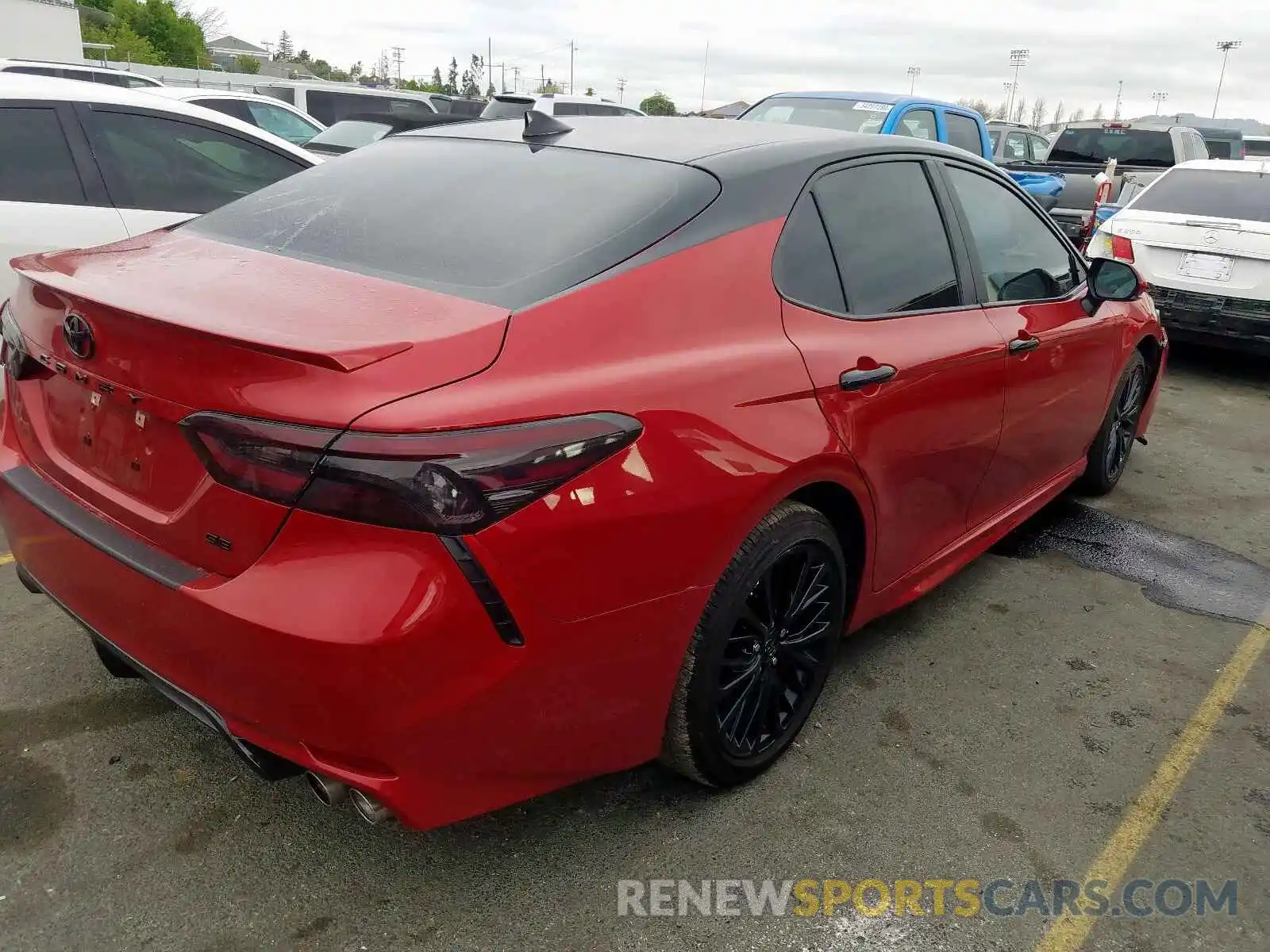 4 Photograph of a damaged car 4T1B11HK8KU214968 TOYOTA CAMRY 2019