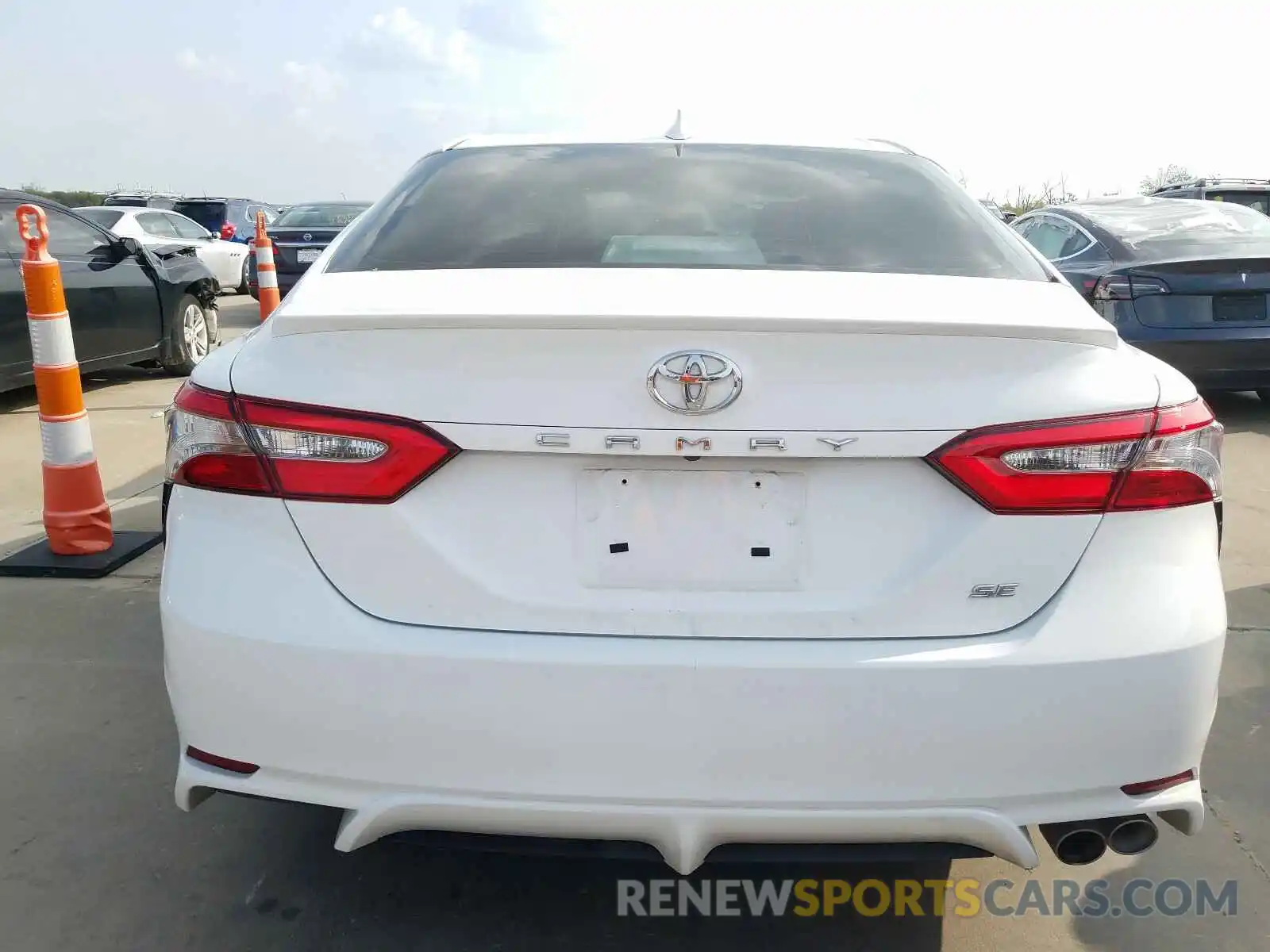 9 Photograph of a damaged car 4T1B11HK8KU215392 TOYOTA CAMRY 2019