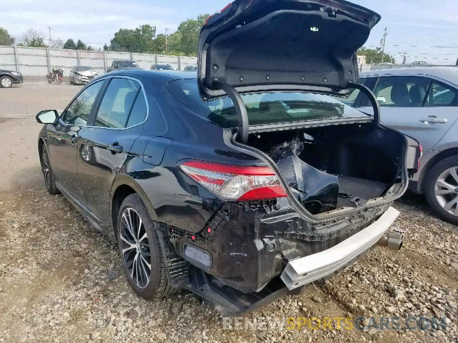 3 Photograph of a damaged car 4T1B11HK8KU215750 TOYOTA CAMRY 2019