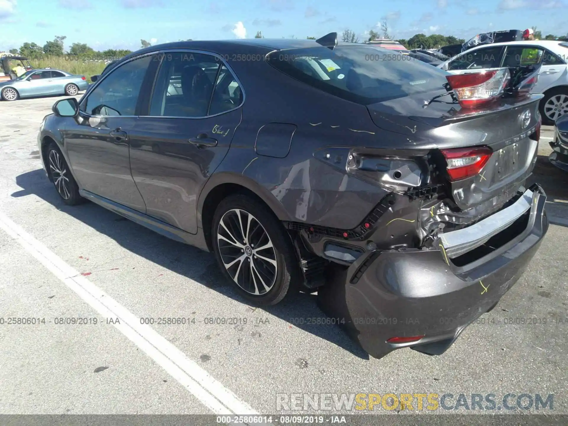 3 Photograph of a damaged car 4T1B11HK8KU219359 TOYOTA CAMRY 2019