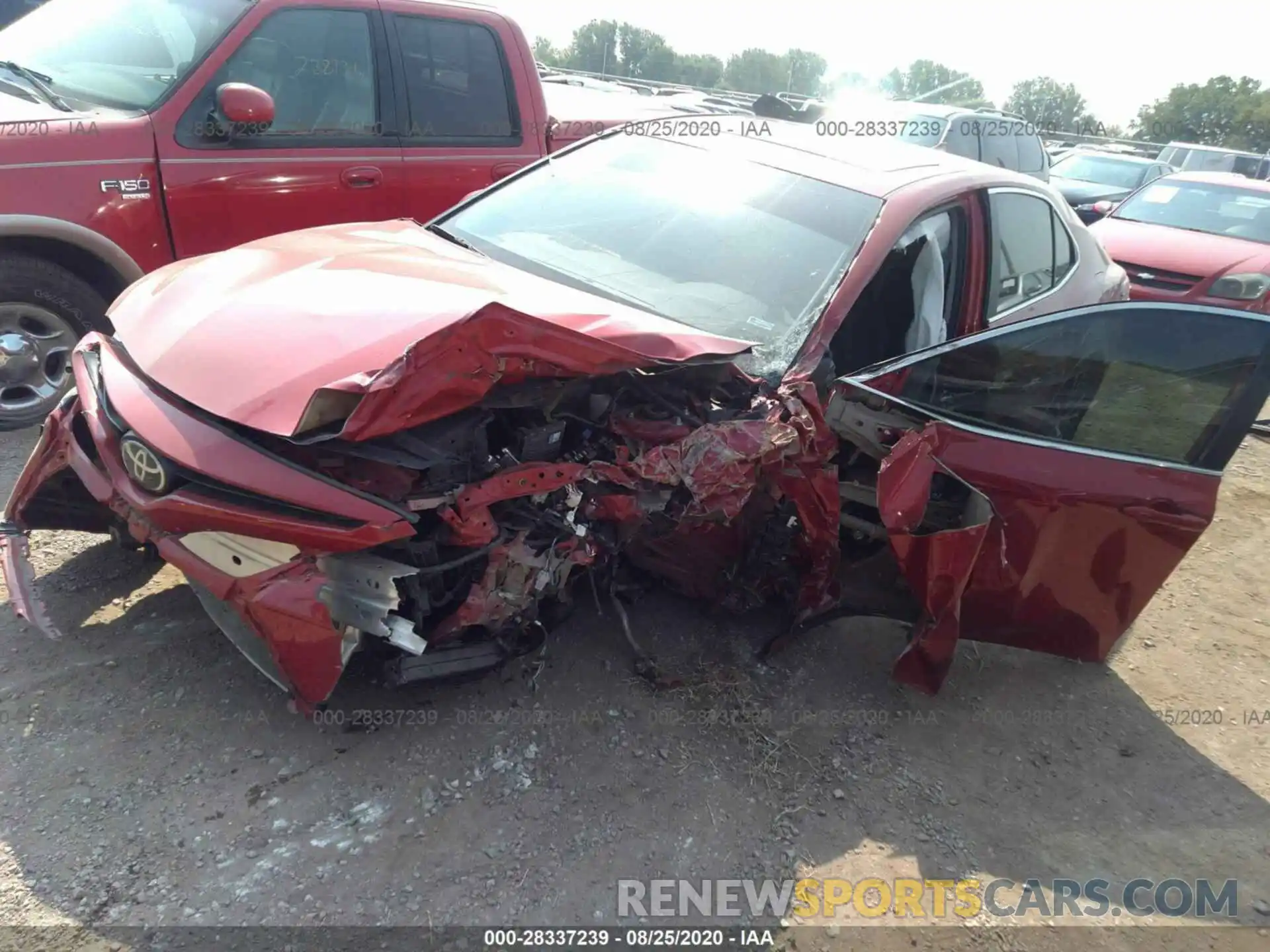 2 Photograph of a damaged car 4T1B11HK8KU219538 TOYOTA CAMRY 2019