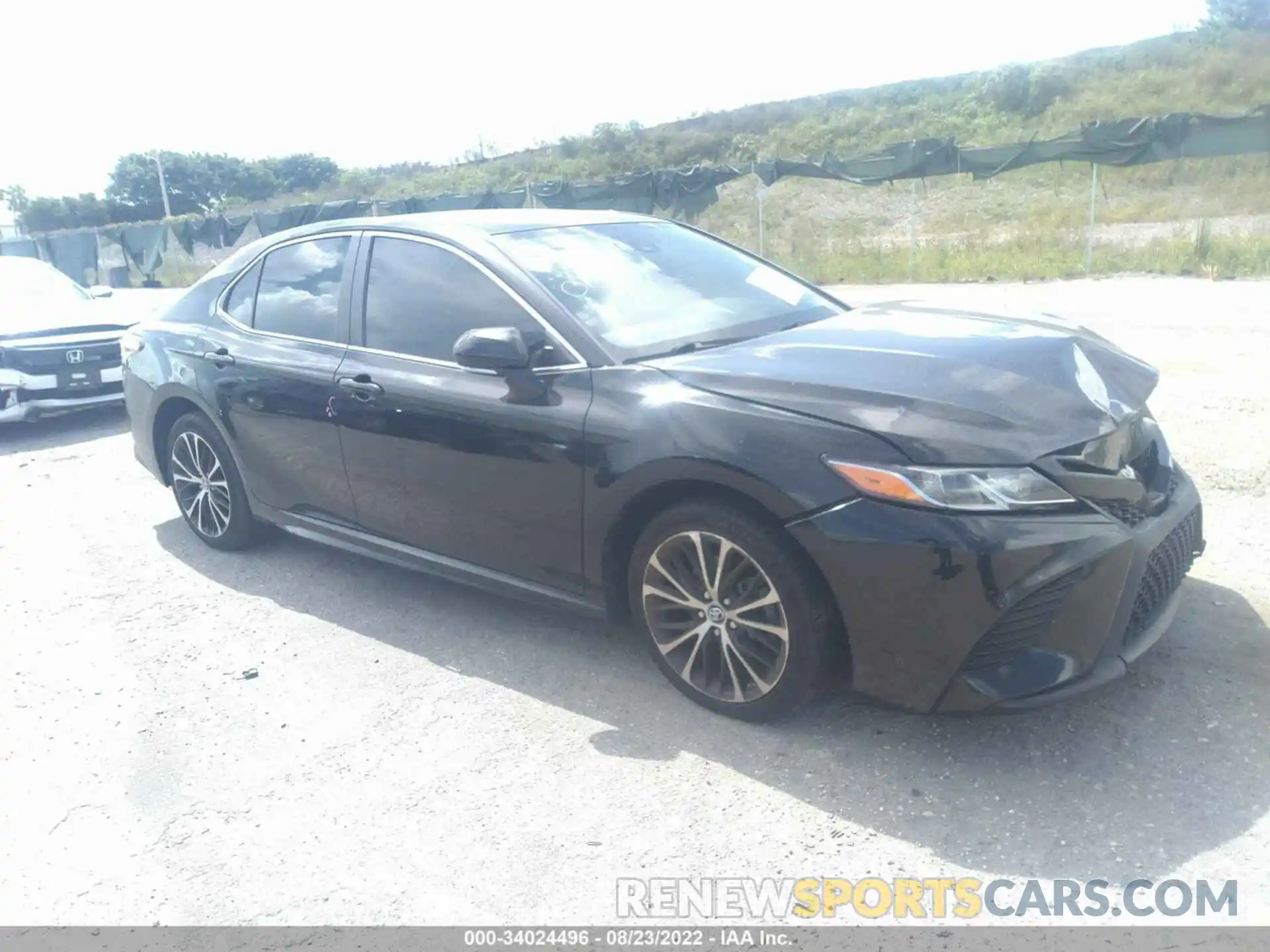 1 Photograph of a damaged car 4T1B11HK8KU220494 TOYOTA CAMRY 2019