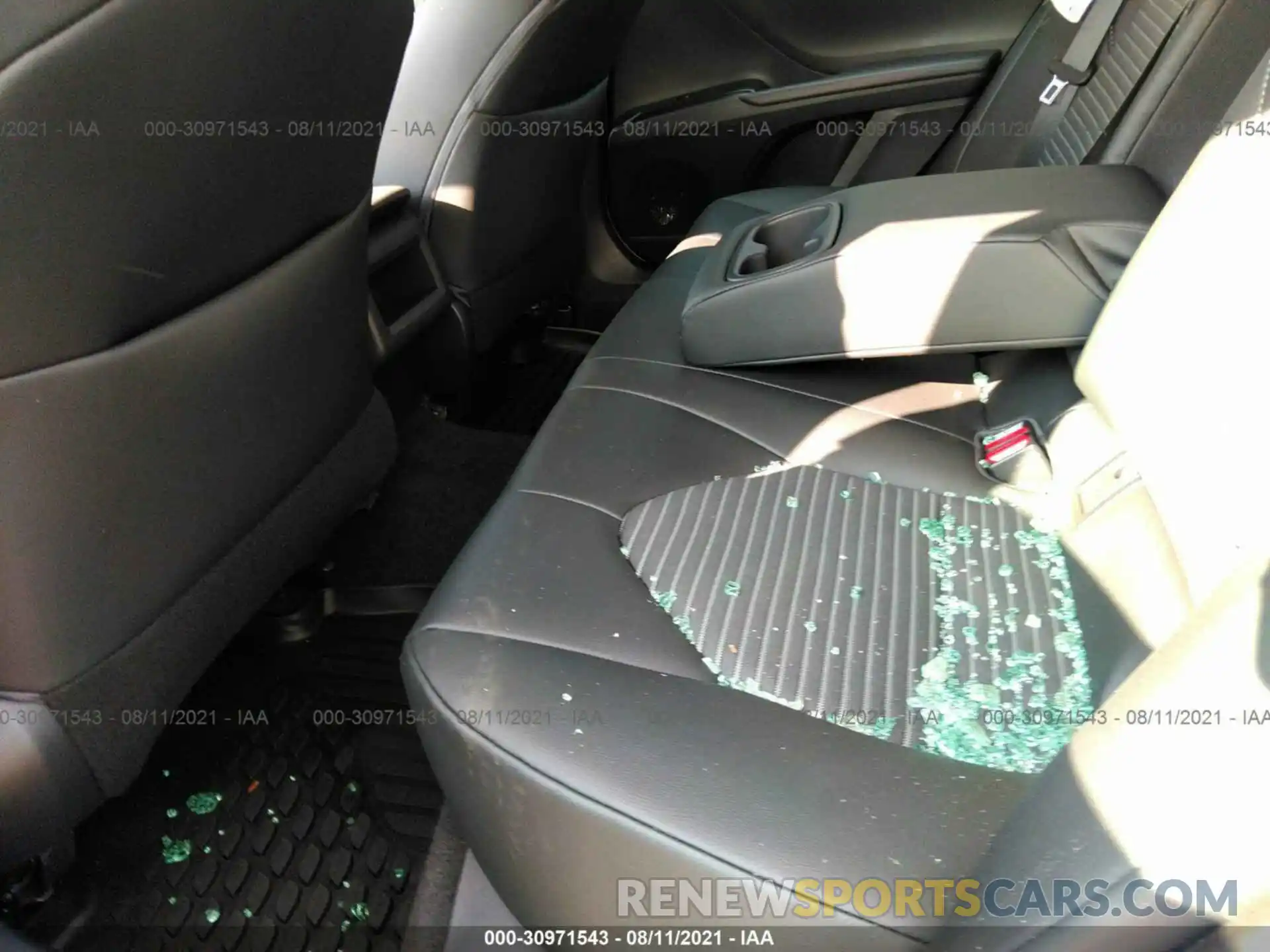 8 Photograph of a damaged car 4T1B11HK8KU222357 TOYOTA CAMRY 2019