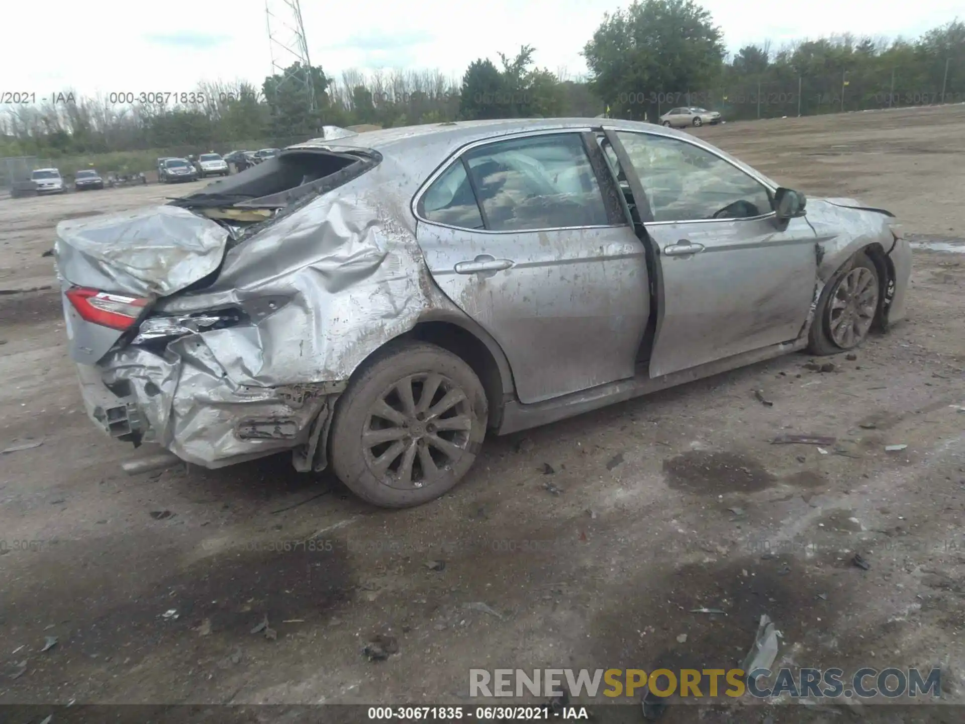 4 Photograph of a damaged car 4T1B11HK8KU223217 TOYOTA CAMRY 2019