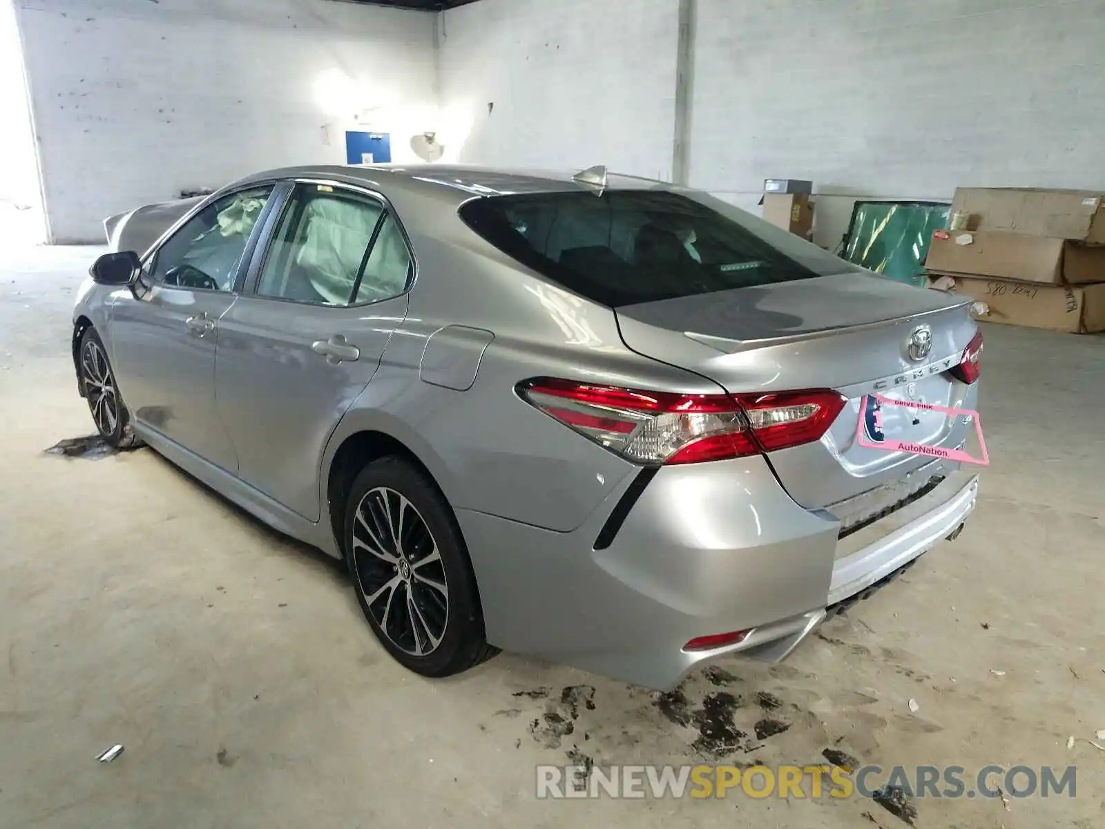 3 Фотография поврежденного автомобиля 4T1B11HK8KU229681 TOYOTA CAMRY 2019